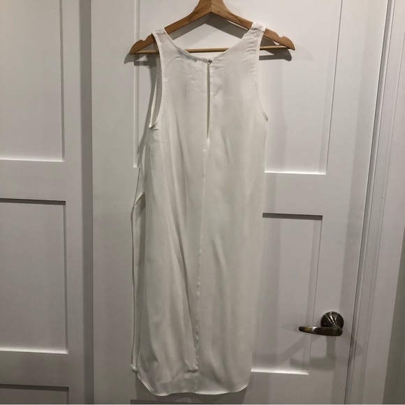 Gilbert white tunic. Use as a top or bathing suit wrap. Size small. - Picture 3 of 10